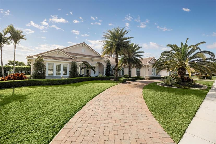 Picture of 4991 E Sterling Ranch Cir, Davie FL 33314
