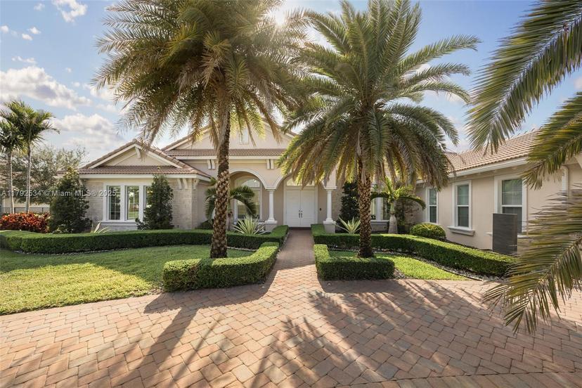 Picture of 4991 E Sterling Ranch Cir, Davie FL 33314