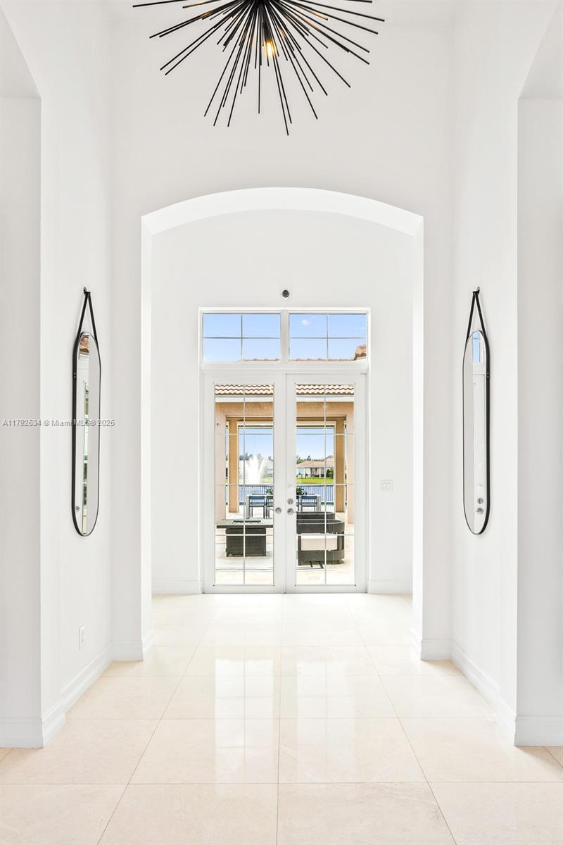 Picture of 4991 E Sterling Ranch Cir, Davie FL 33314