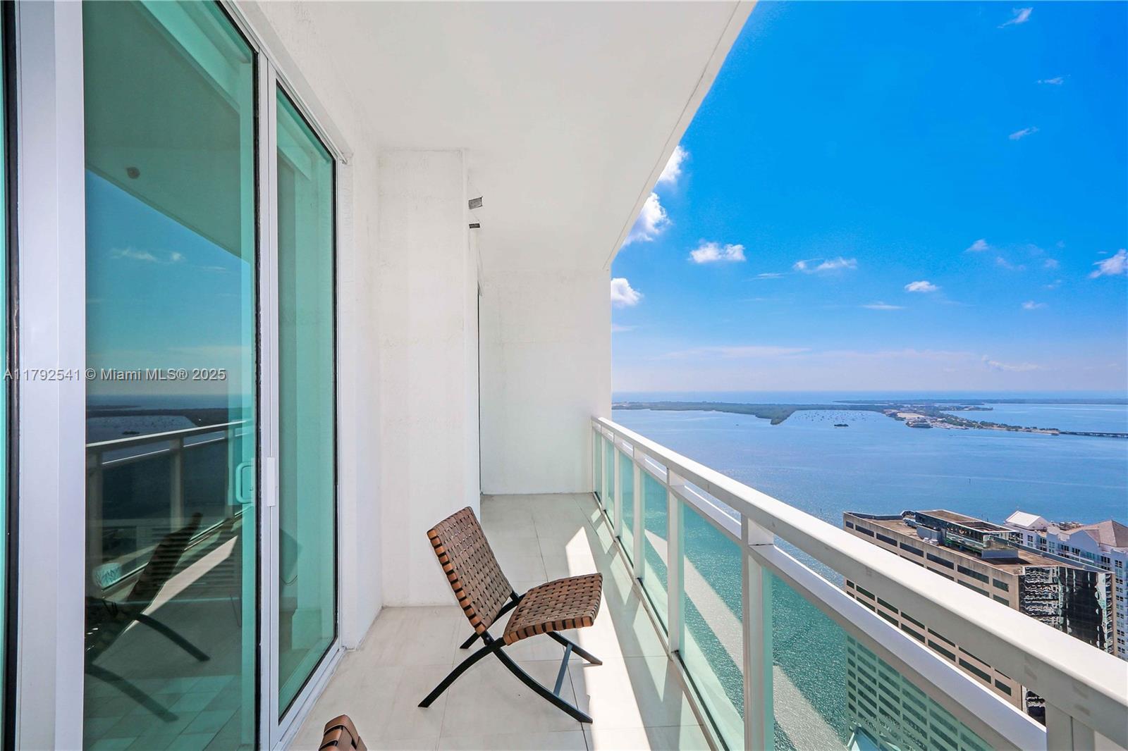 Picture of 950 Brickell Bay Dr # 4905, Miami, FL 33131