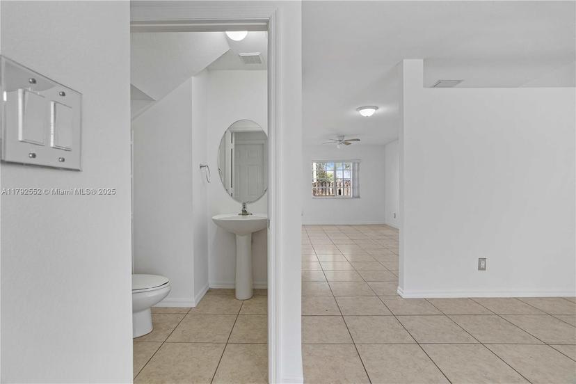 Picture of 330 SW 2Nd Ave # 3, Hallandale Beach FL 33009