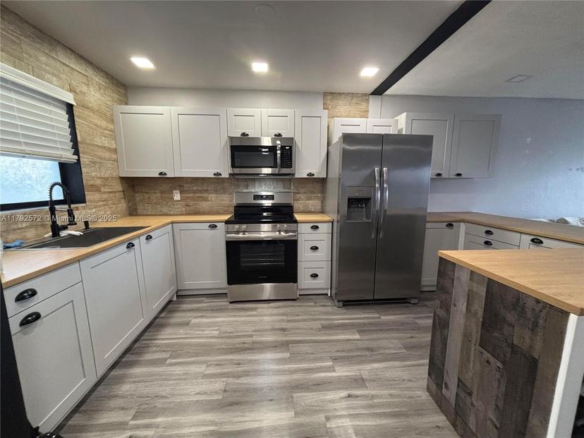 Picture of 13500 NE 3Rd Ct # 311, North Miami FL 33161