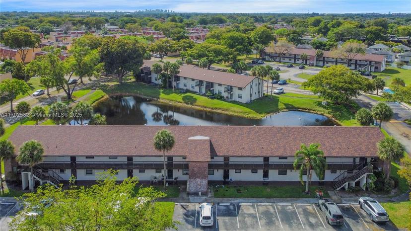 Picture of 6020 Shakerwood Cir # 204, Tamarac FL 33319