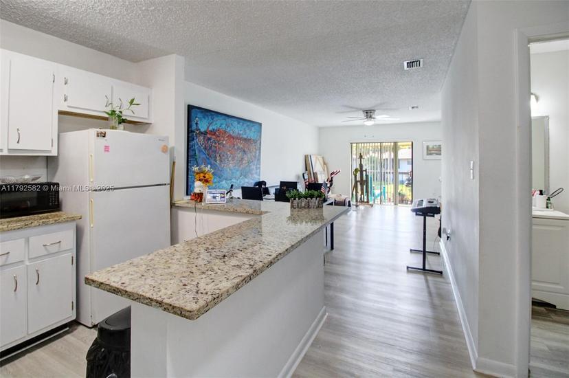 Picture of 6020 Shakerwood Cir # 204, Tamarac FL 33319
