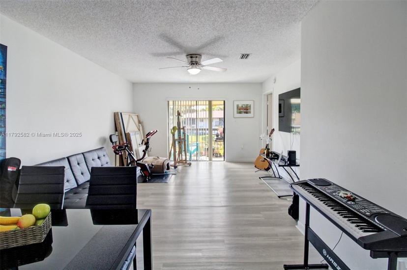 Picture of 6020 Shakerwood Cir # 204, Tamarac FL 33319
