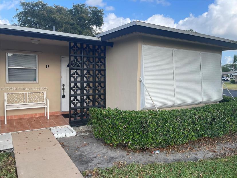 Picture of 1022 Circle Dr, Delray Beach FL 33445