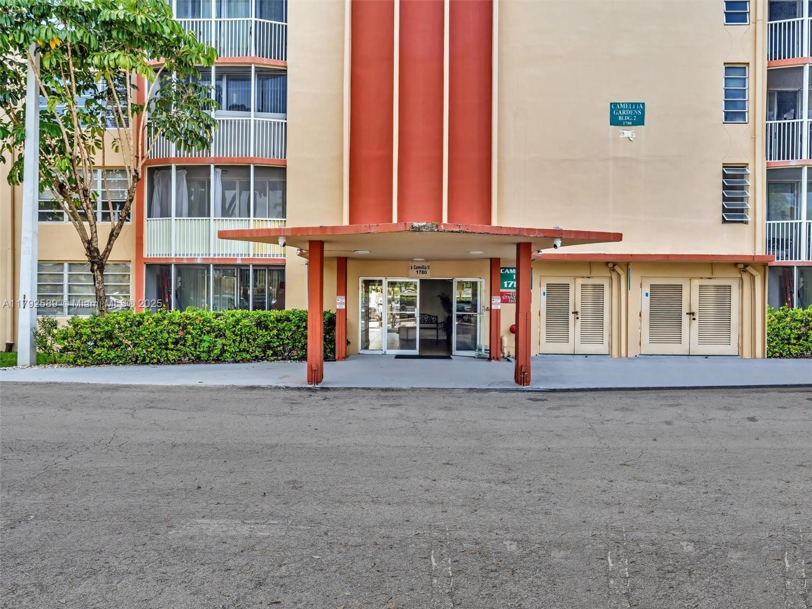 Picture of 1780 NE 191St St # 2, Miami, FL 33179