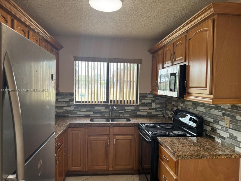 Picture of 5154 NW 194Th Ln, Miami Gardens FL 33055