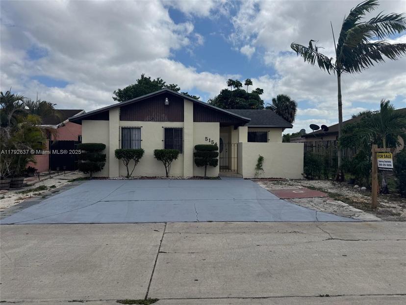 Picture of 5154 NW 194Th Ln, Miami Gardens FL 33055