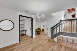Picture of 795 NE 191St St, Miami, FL 33179