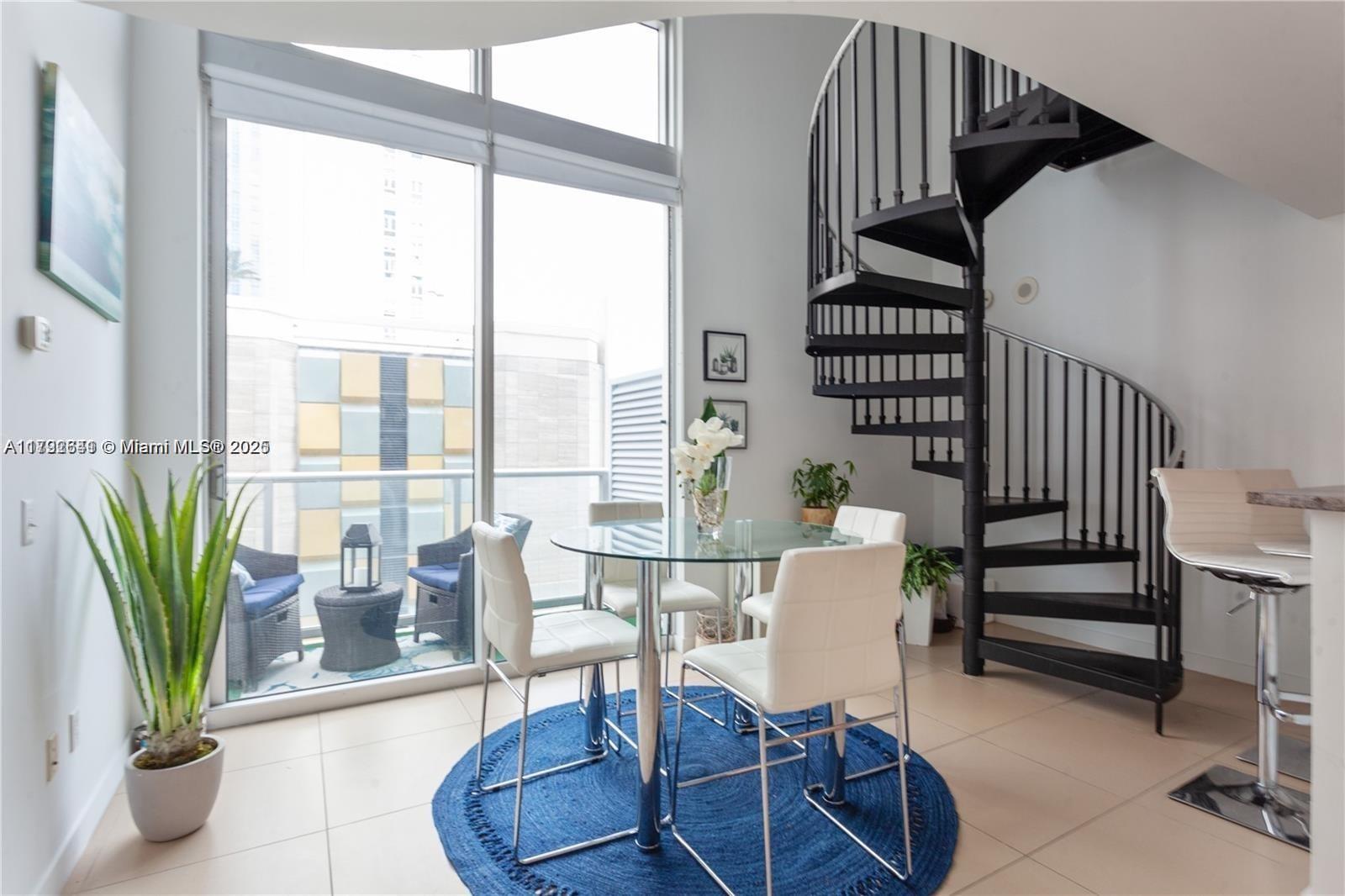 Picture of 300 S Biscayne Blvd # 432, Miami, FL 33131