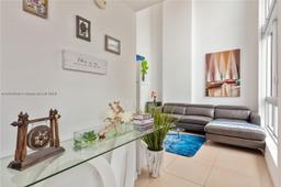 Picture of 300 S Biscayne Blvd # 432, Miami, FL 33131