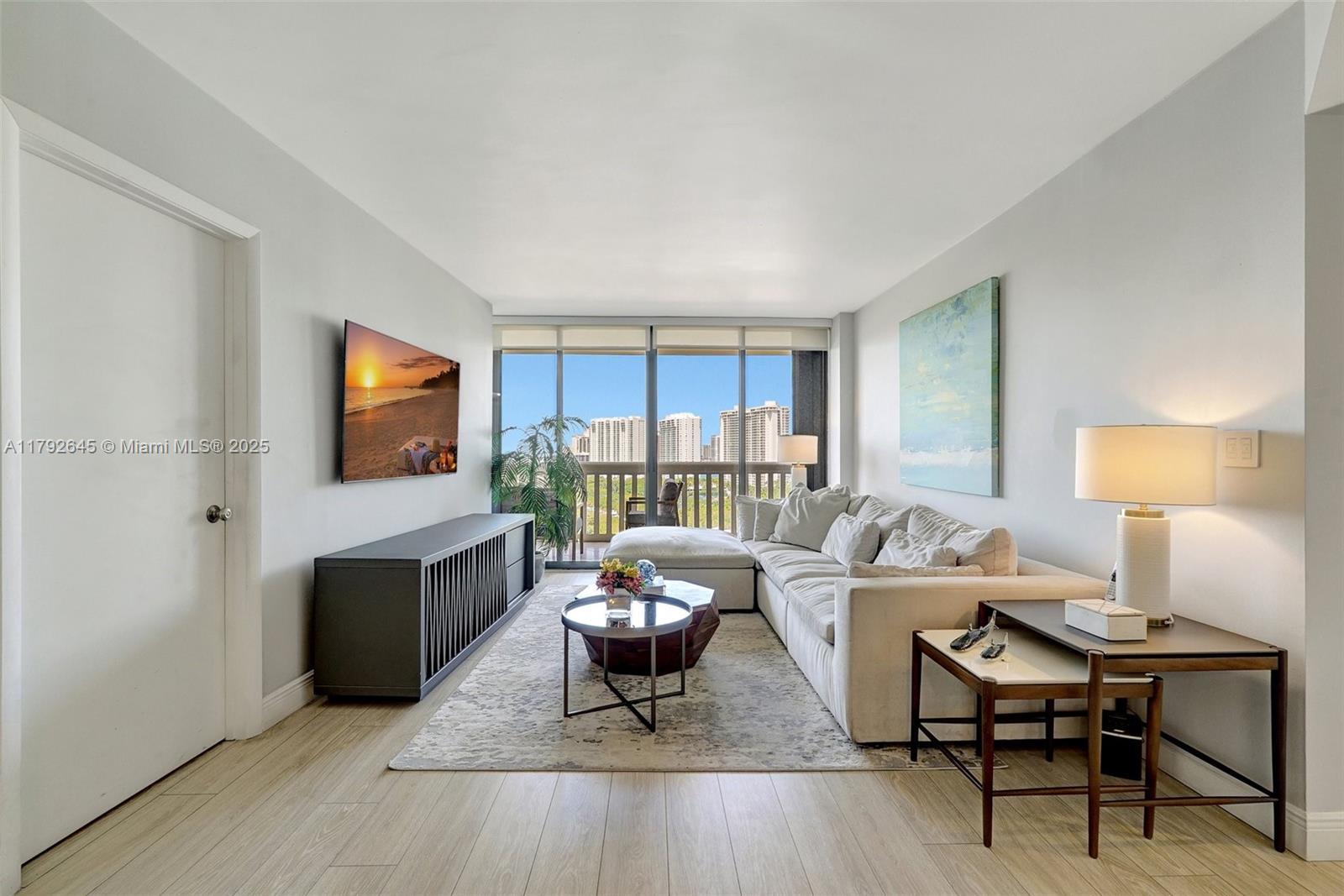 Picture of 1000 Island Blvd # 1805, Aventura, FL 33160
