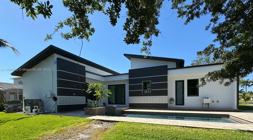 Picture of 3823 SW 3Rd St, Cape Coral FL 33991