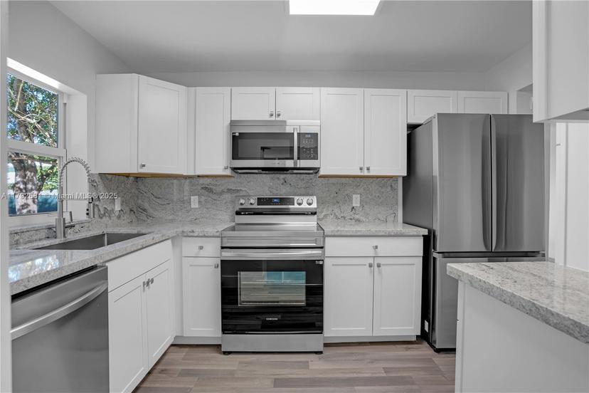 Picture of 119 Poinciana Dr, Key Largo FL 33037