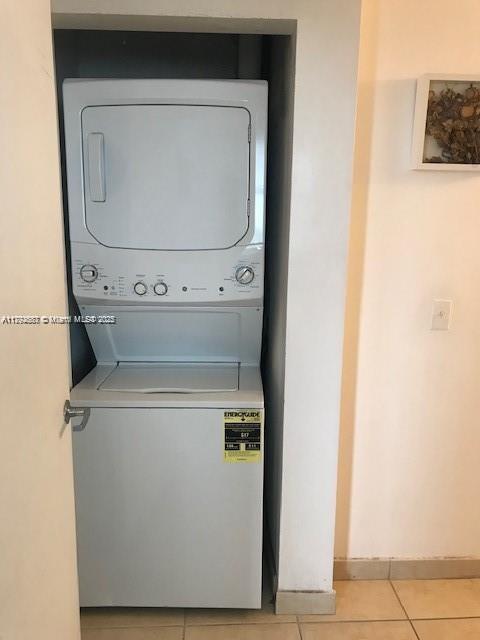 Picture of 1 Glen Royal Pkwy # 1610, Miami FL 33125