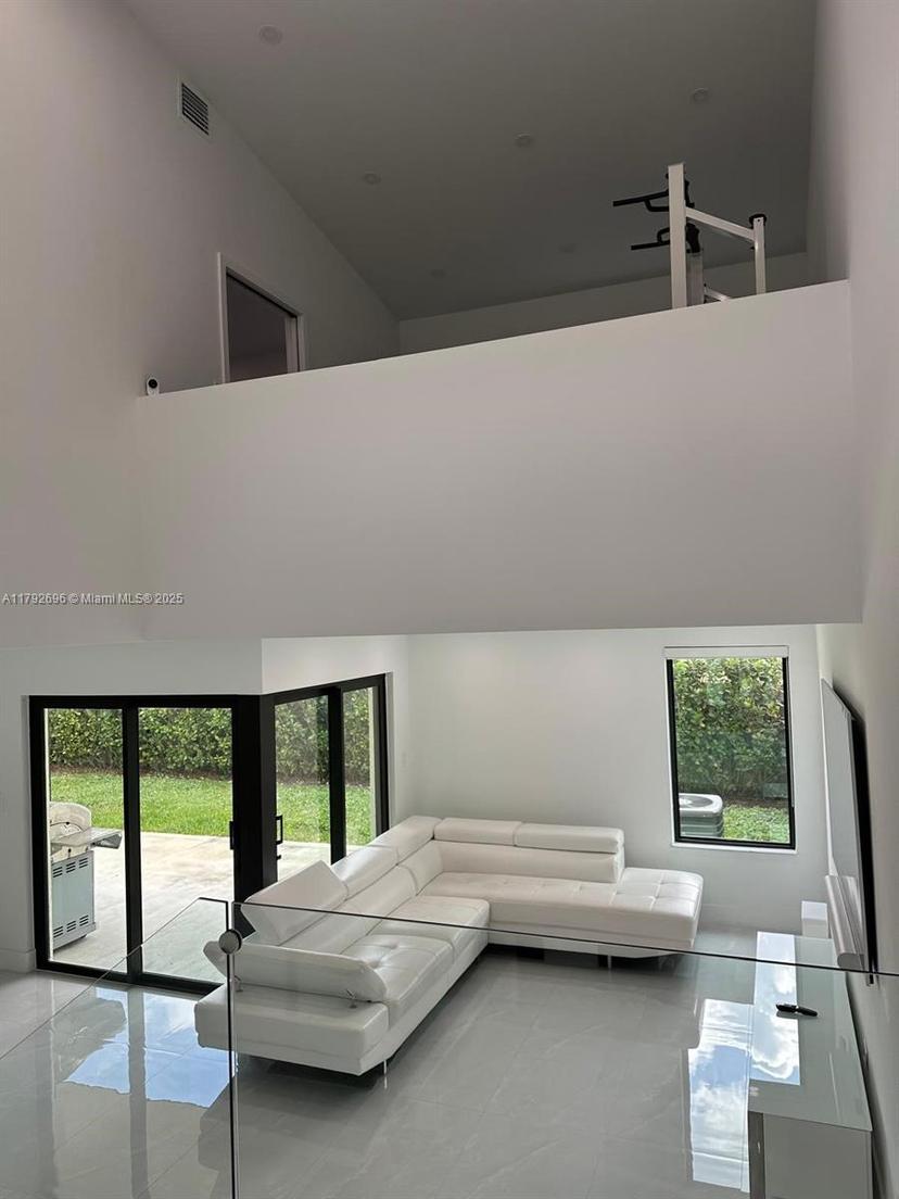 Picture of 6711 SW 127Th Pl, Miami FL 33183
