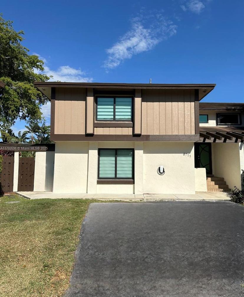 Picture of 6711 SW 127Th Pl, Miami FL 33183