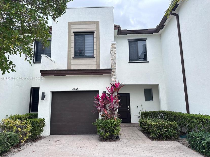 Picture of 20661 NE 2Nd Ct, Miami FL 33179