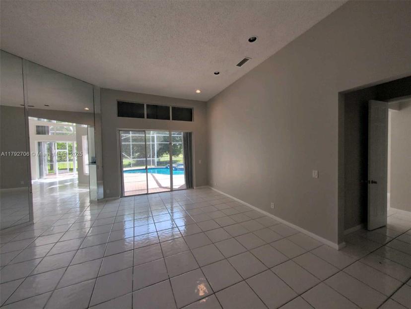 Picture of 1081 SW 156Th Ave, Pembroke Pines FL 33027