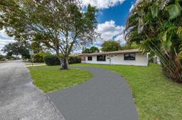Picture of 7817 NE Madeira St, Miramar, FL 33023