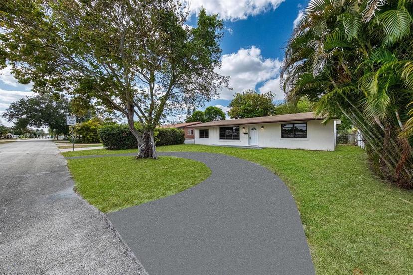 Picture of 7817 NE Madeira St, Miramar FL 33023