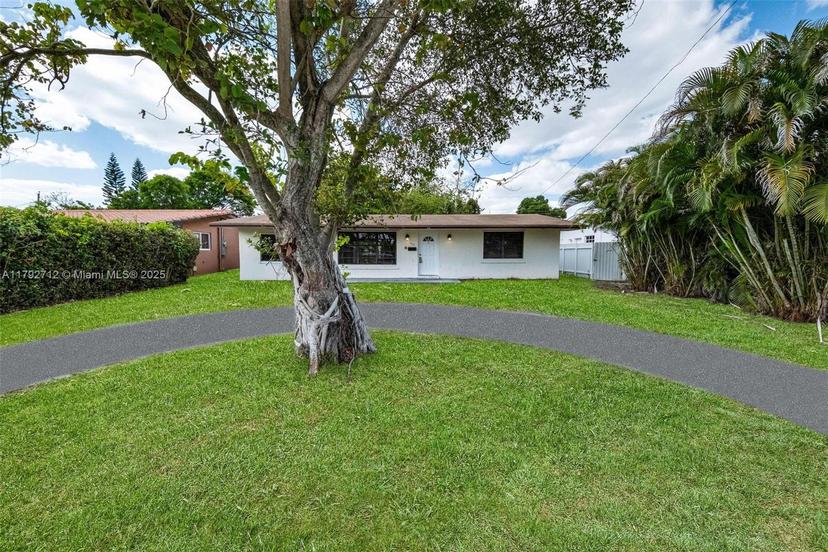 Picture of 7817 NE Madeira St, Miramar FL 33023