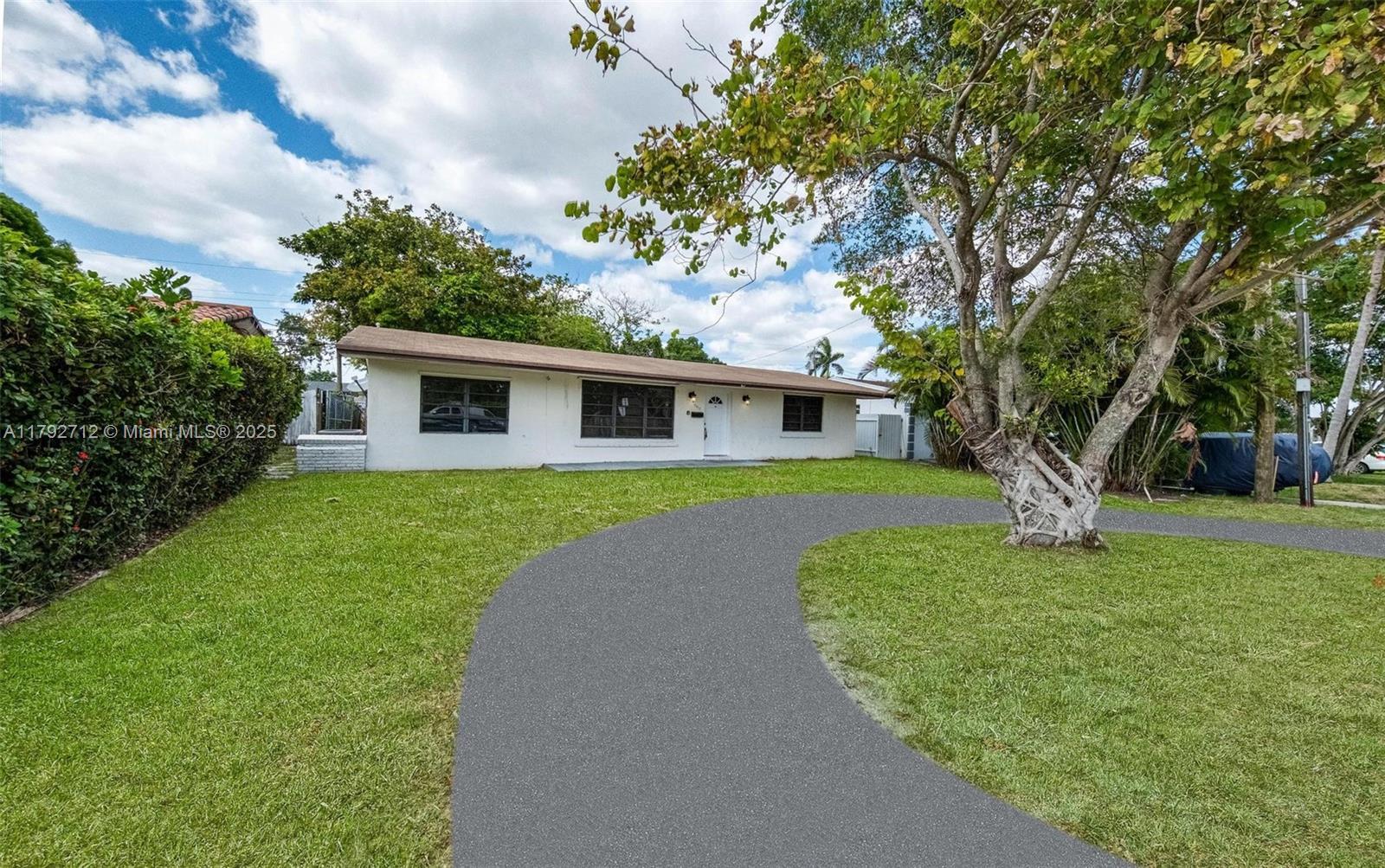 Picture of 7817 NE Madeira St, Miramar, FL 33023