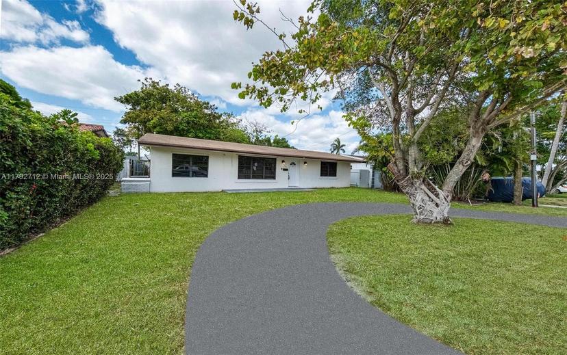 Picture of 7817 NE Madeira St, Miramar FL 33023