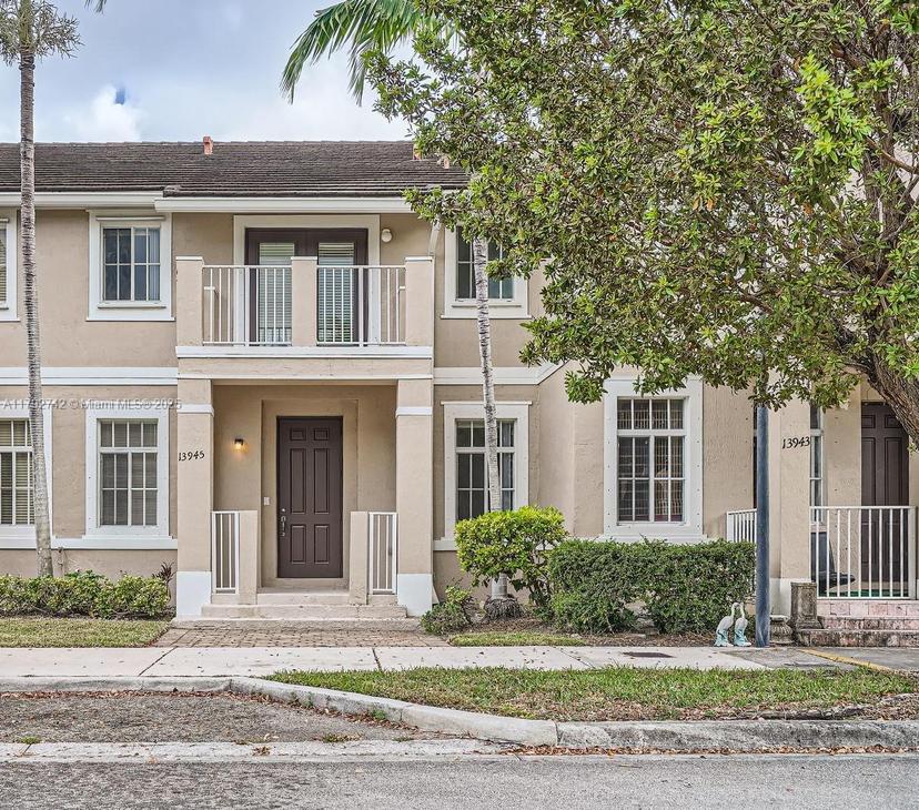 Picture of 13945 SW 279Th Ln, Homestead FL 33032