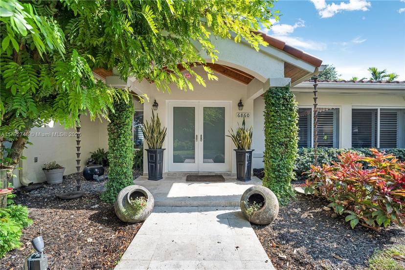 Picture of 6860 SW 128Th St, Pinecrest FL 33156