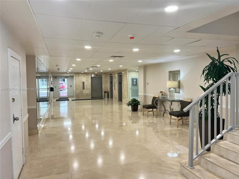 Picture of 5005 Collins Ave # 214, Miami Beach FL 33140