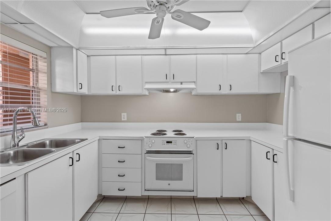 Picture of 9470 Live Oak Pl # 304, Davie, FL 33324