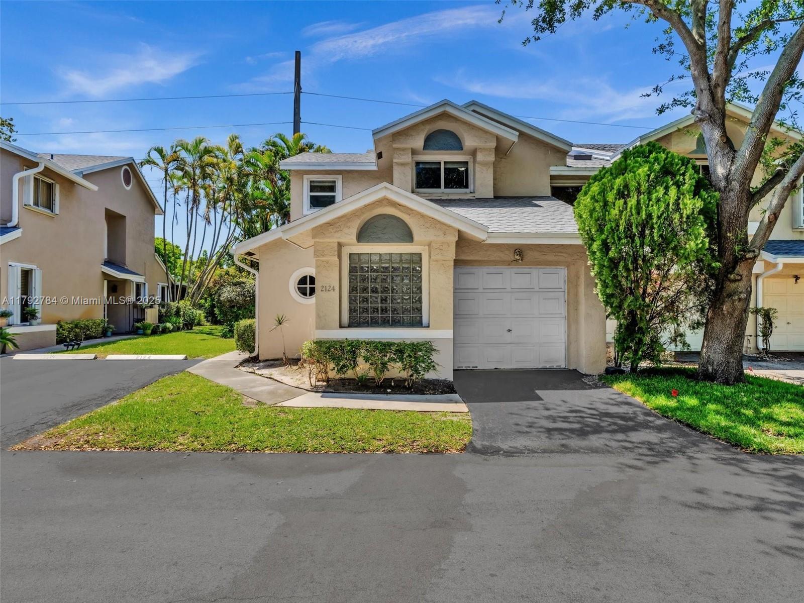 Picture of 2124 W Discovery Cir W, Deerfield Beach, FL 33442