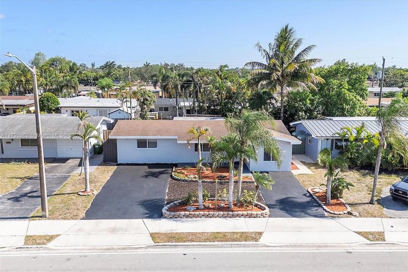 Picture of 8420 Taft St, Pembroke Pines FL 33024