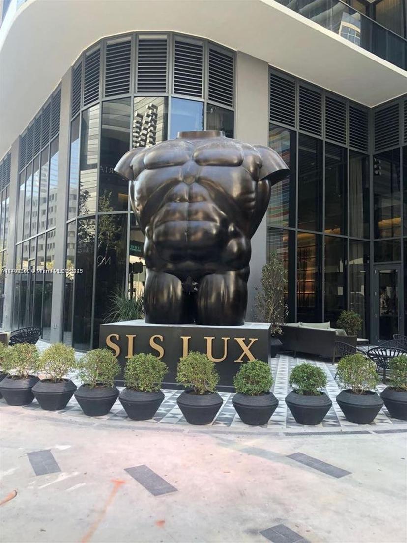 Picture of 801 S Miami Ave # 2505, Miami FL 33130