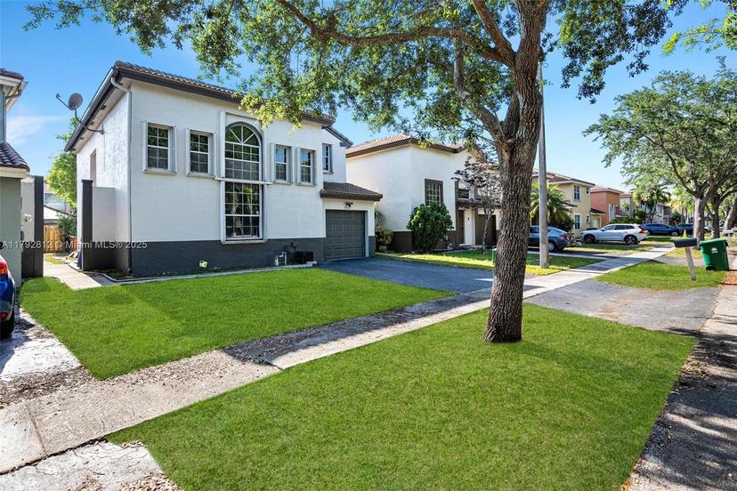 Picture of 2562 W Saratoga Dr, Cooper City FL 33026