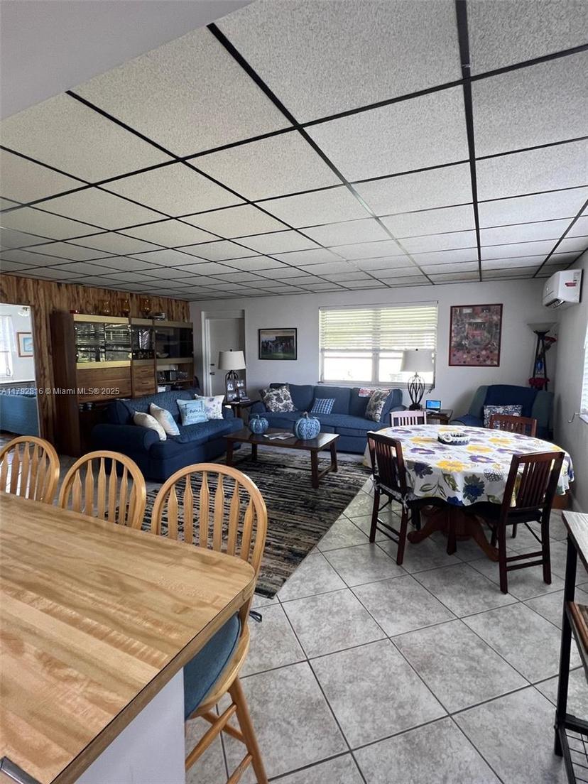 Picture of 288 Pocatella St, Miami Springs FL 33166