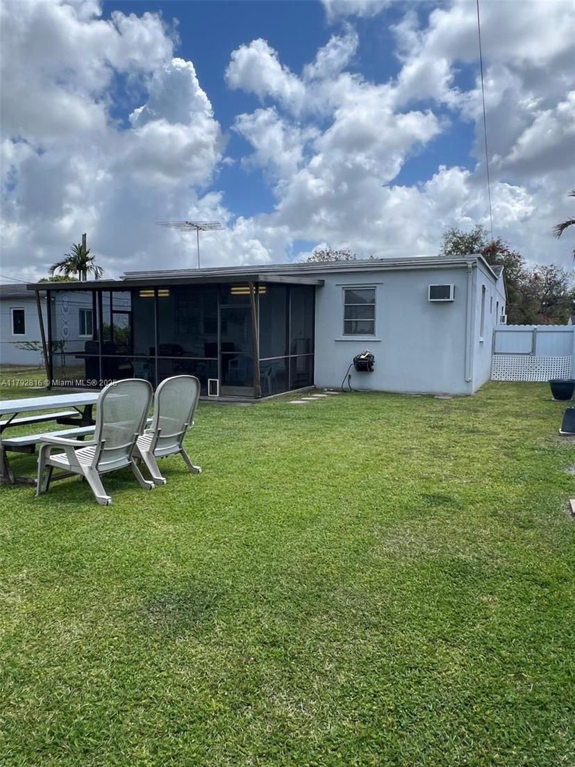 Picture of 288 Pocatella St, Miami Springs FL 33166