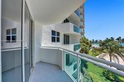 Picture of 3001 S Ocean Dr, Hollywood, FL 33019