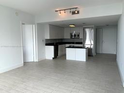 Picture of 92 SW 3Rd St # 3903, Miami, FL 33130