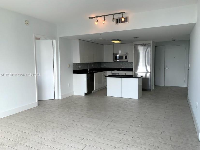 Picture of 92 SW 3Rd St # 3903, Miami FL 33130