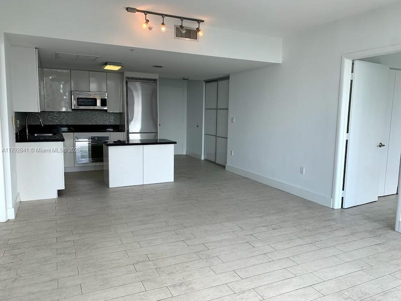 Picture of 92 SW 3Rd St # 3903, Miami FL 33130