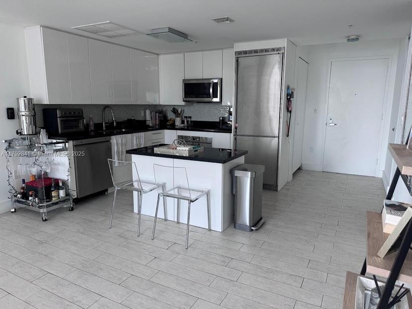 Picture of 92 SW 3Rd St # 3903, Miami FL 33130