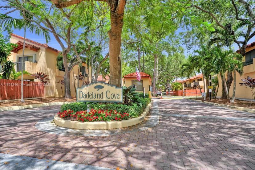 Picture of 10194 SW 77Th Ct, Miami FL 33156