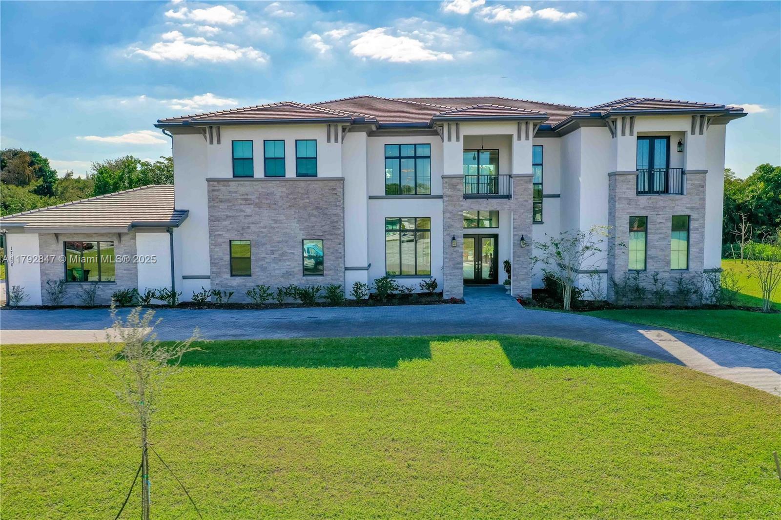 Picture of 17130 Magnolia Estates Dr, Southwest Ranches, FL 33331