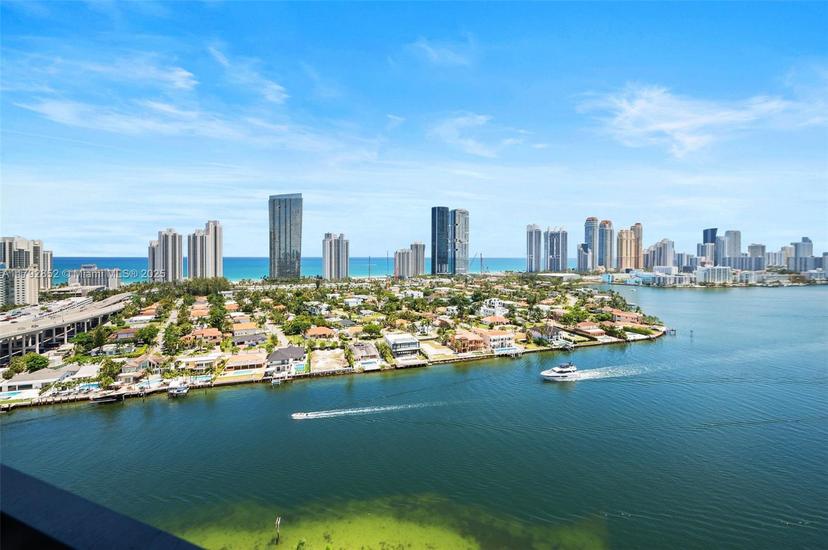 Picture of 19101 NE 36Th Ct # 2509, Aventura FL 33180