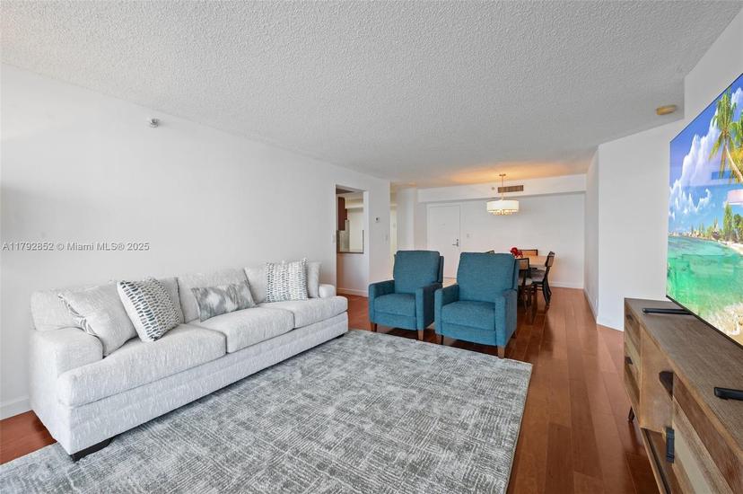 Picture of 19101 NE 36Th Ct # 2509, Aventura FL 33180
