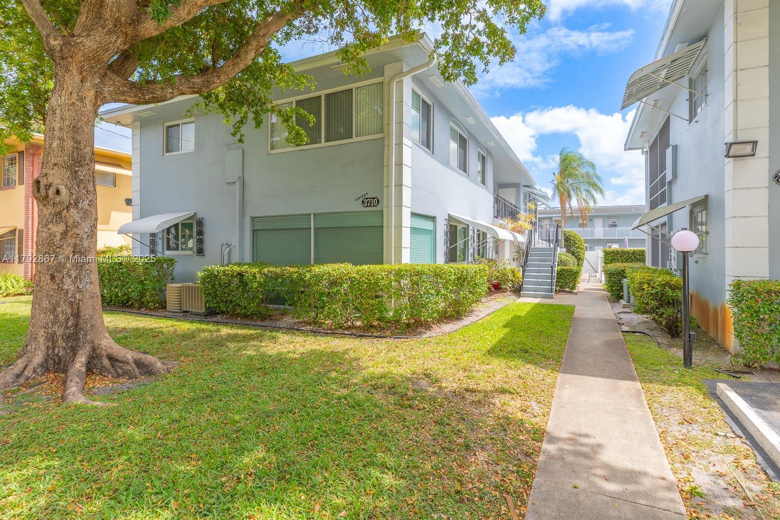 Picture of 3710 Harrison St # 1, Hollywood, FL 33021