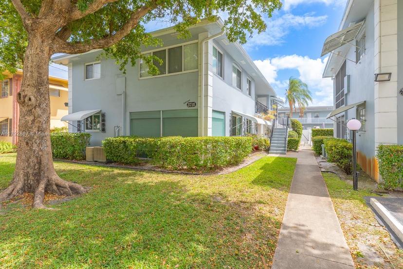 Picture of 3710 Harrison St # 1, Hollywood FL 33021